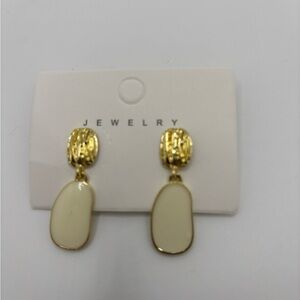 Elegant Gold and Cream Earrings